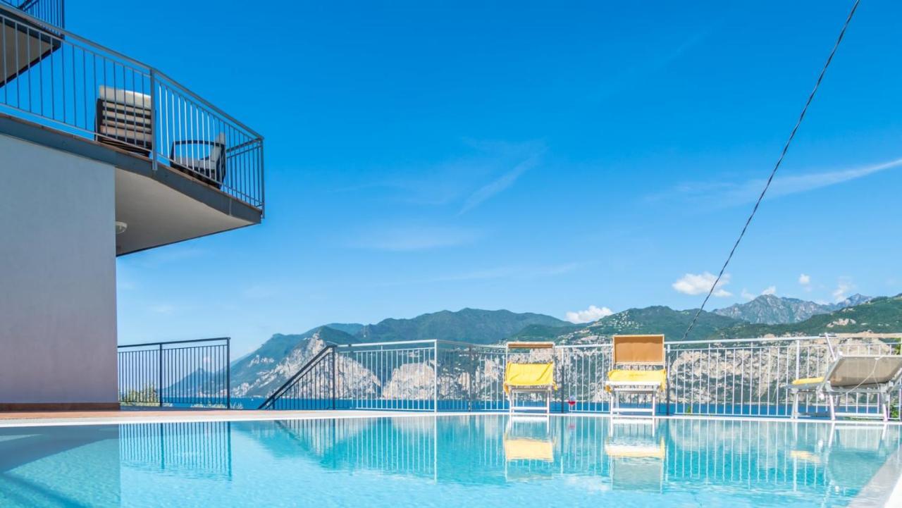 Hotel Casa Marinella Мальчезіне Екстер'єр фото