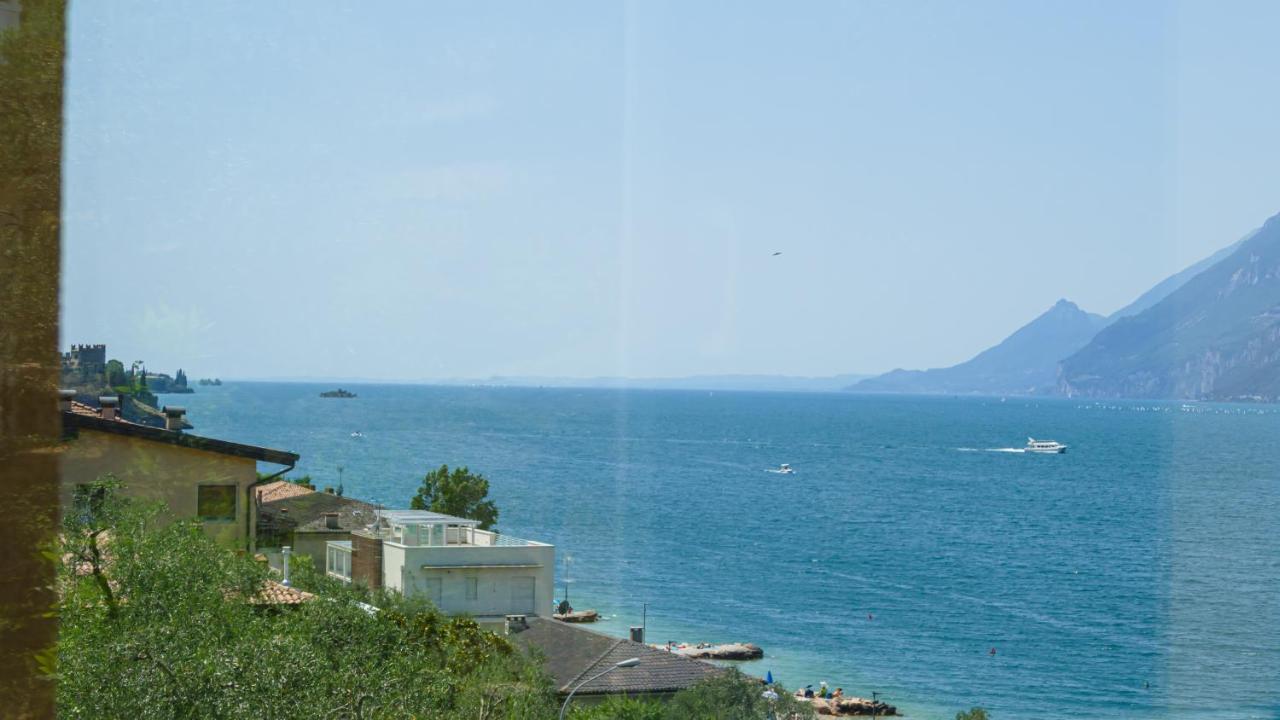 Hotel Casa Marinella Мальчезіне Екстер'єр фото