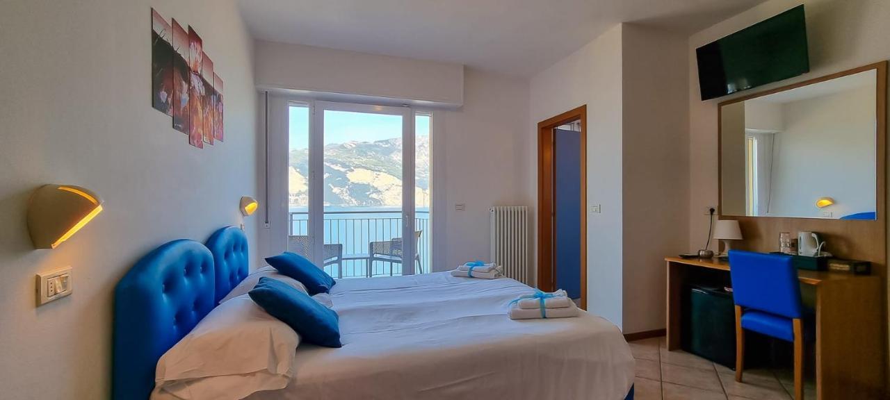 Hotel Casa Marinella Мальчезіне Екстер'єр фото