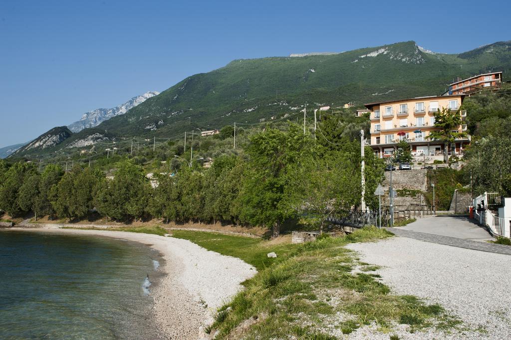 Hotel Casa Marinella Мальчезіне Екстер'єр фото