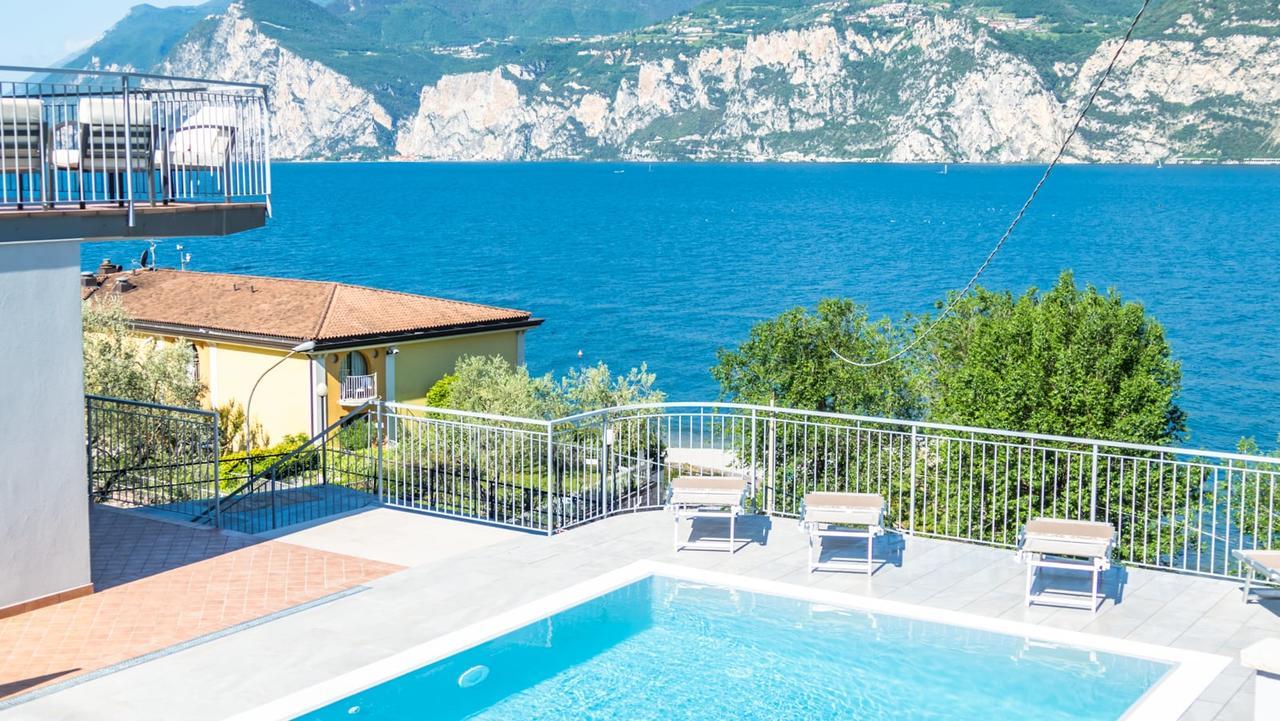 Hotel Casa Marinella Мальчезіне Екстер'єр фото