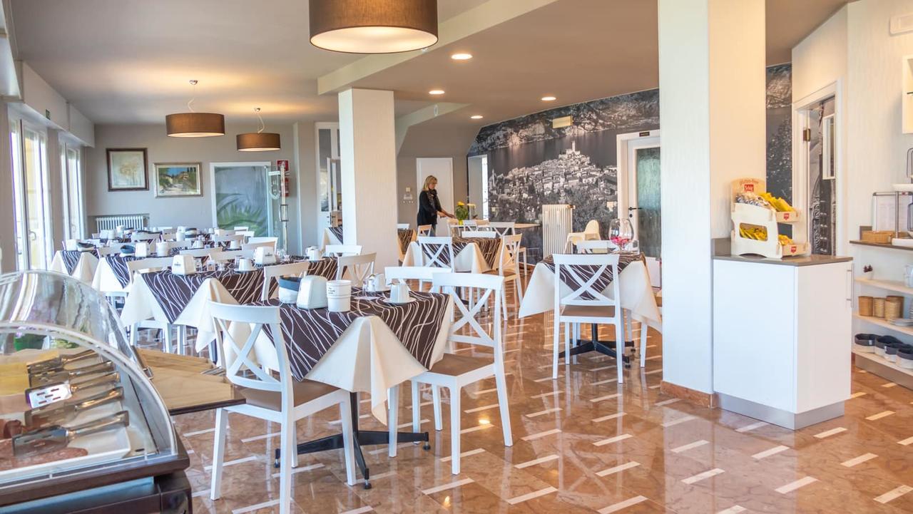 Hotel Casa Marinella Мальчезіне Екстер'єр фото