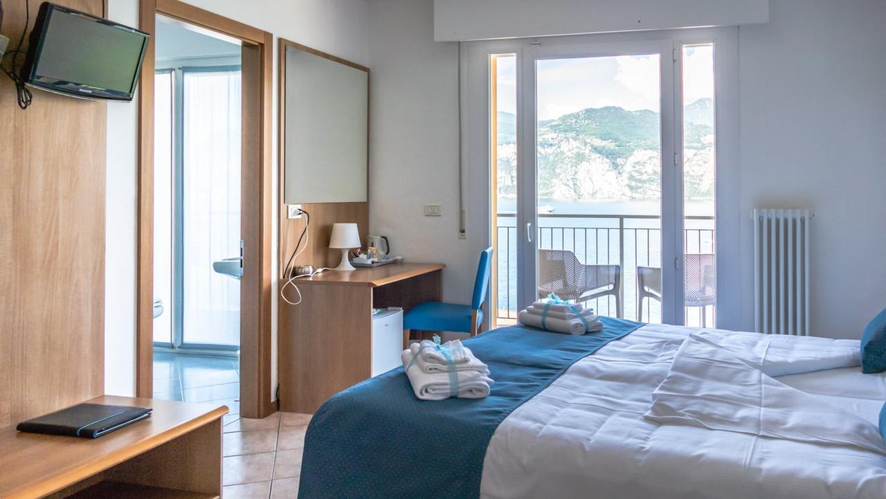 Hotel Casa Marinella Мальчезіне Екстер'єр фото
